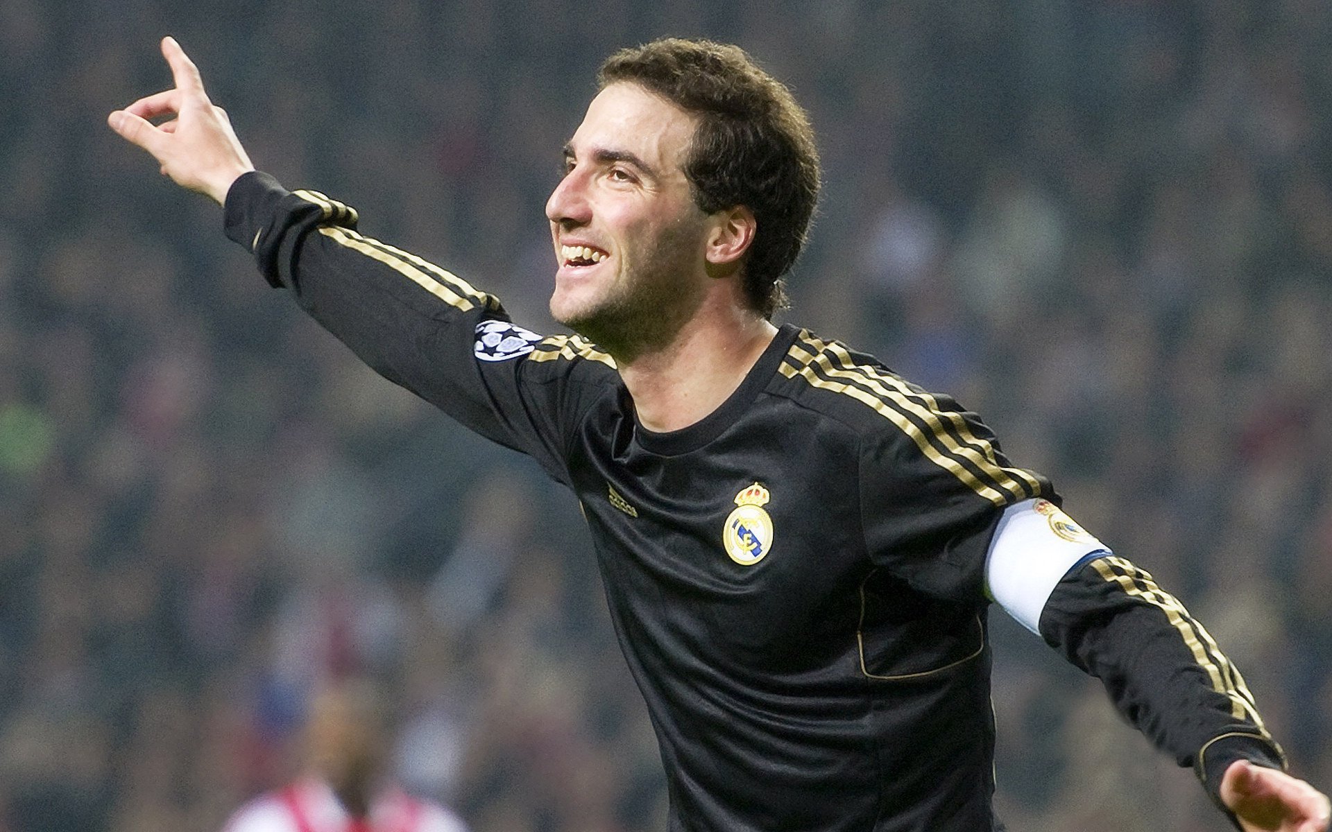 卡特：全黑队核心球员，屡屡在关键时刻挺身而出，卡特让出全明星首发